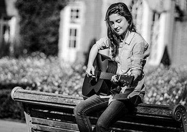 The Berkshire Guitarist/Singer - Singer/Guitarist The Berkshire Guitarist/Singer - Singer/Guitarist