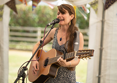 The Welsh Folk Singer & Guitarist - Welsh Guitarist & Vocalist The Welsh Folk Singer & Guitarist - Welsh Guitarist & Vocalist