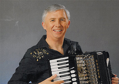 Solo Irish Singer & Accordionist