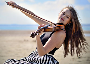 Acoustic and Electric Violinist